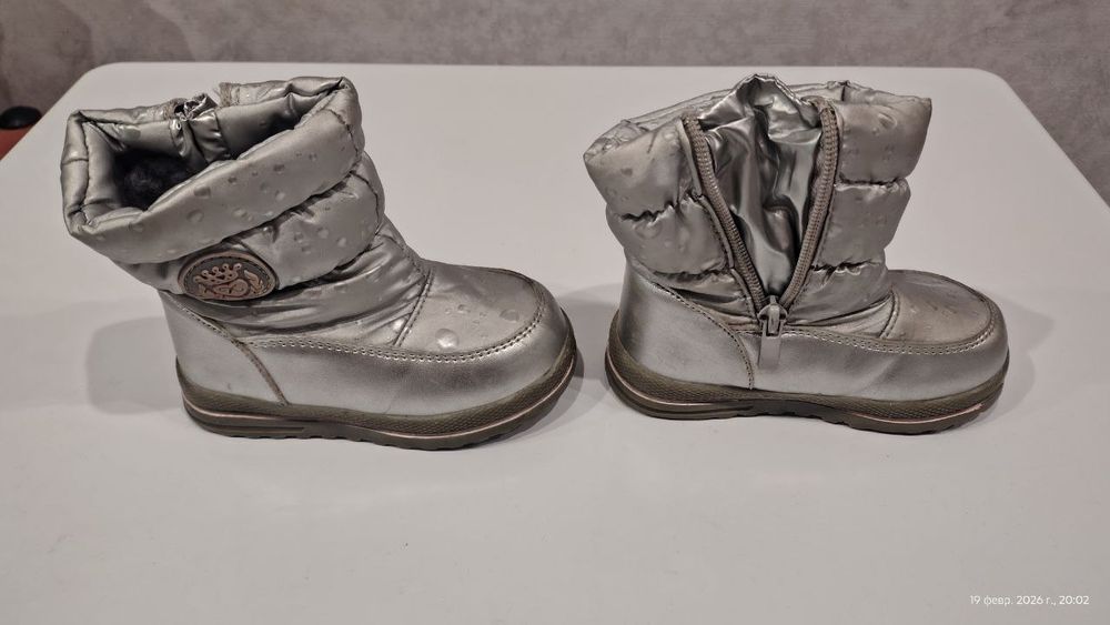 Продается детская обувь