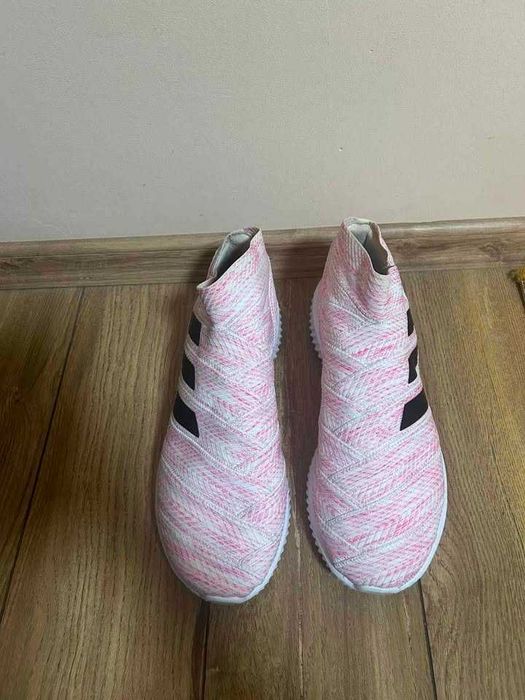 Футболни обувки за зала Adidas Nemeziz