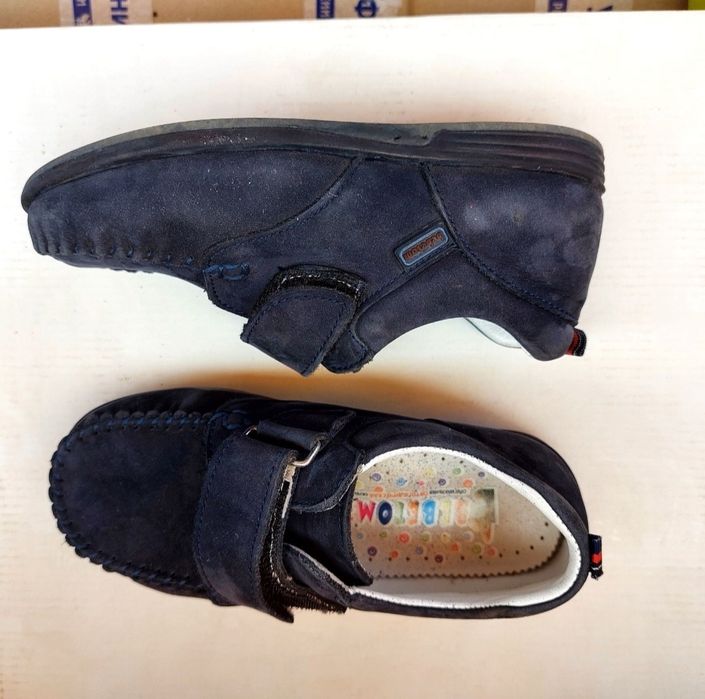 Продам детскую обувь