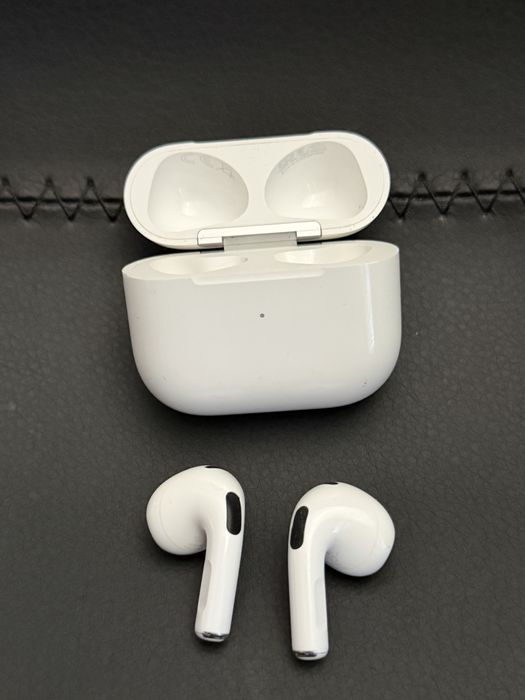 Apple Airpods безжични слушачки