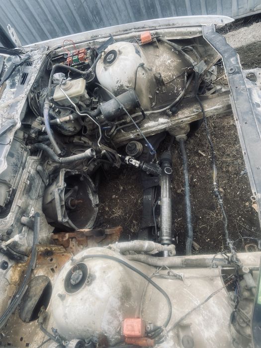 Продам бмв е36 по запчастям