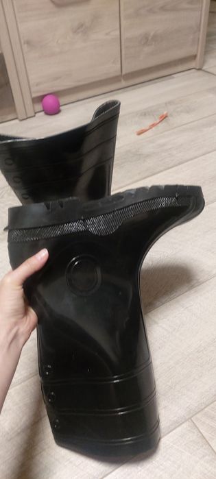 Срочно продам мужские сапоги