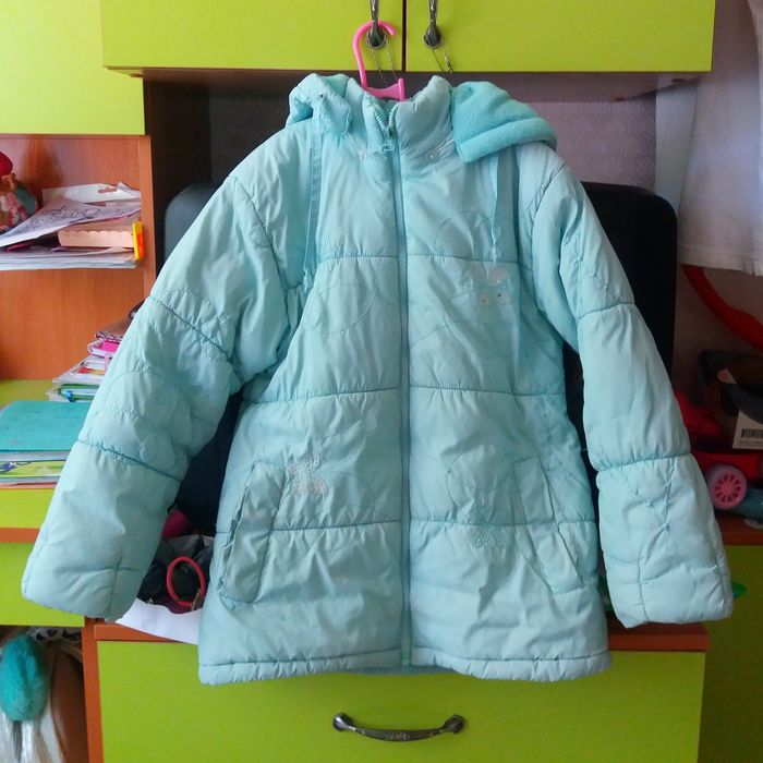 Продаётся  куртка для девочки