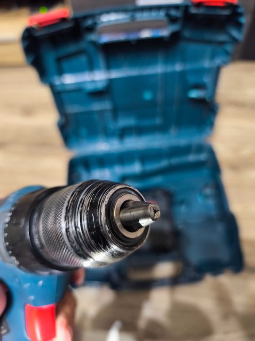 Bosch GSR 18V-50.  300лв.