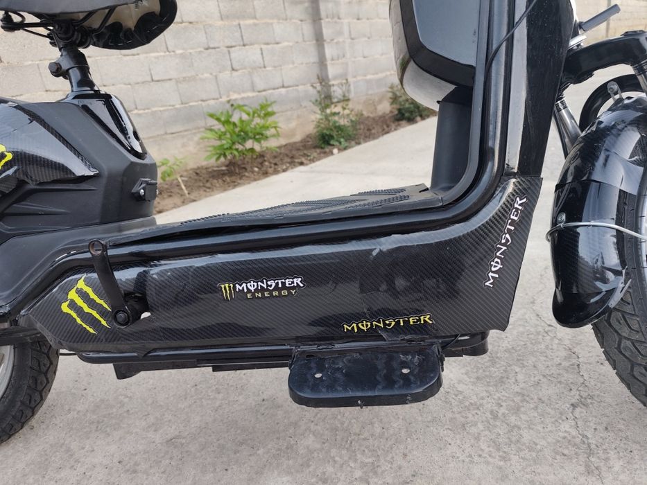 Продам электроскутер SK8