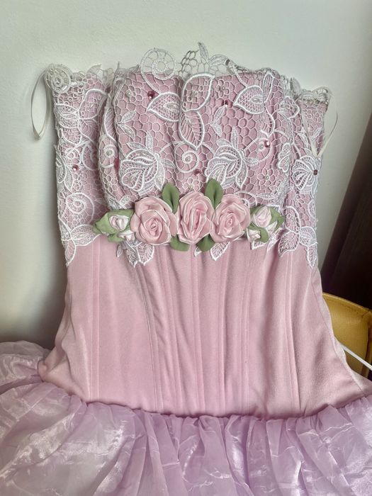 Rochie mireasa deosebita roz- lila organza si broderie