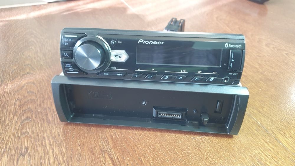Авто плеър радио музика за кола Pioneer Пионер  USB AUX Bluetooth