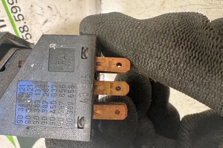 Buton avarie Opel Astra 1993 1.7 D MT (60 hp)