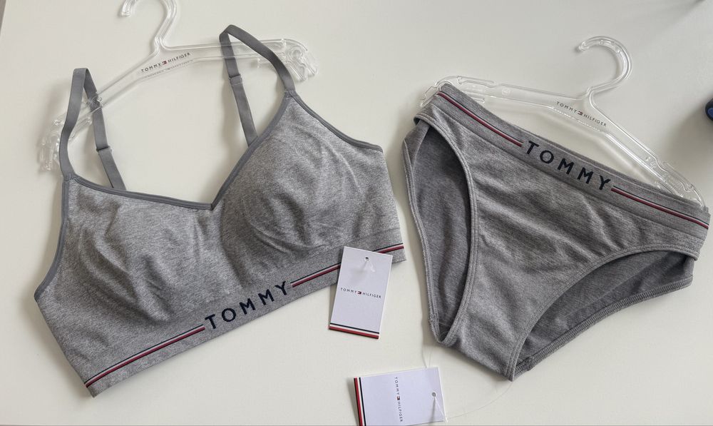 Комфортен комплект бюстие и бикини Tommy Hilfiger /S/