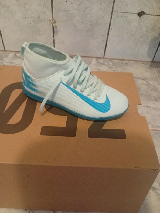 OFERTA URGENT ghete Nike in stare foarte buna