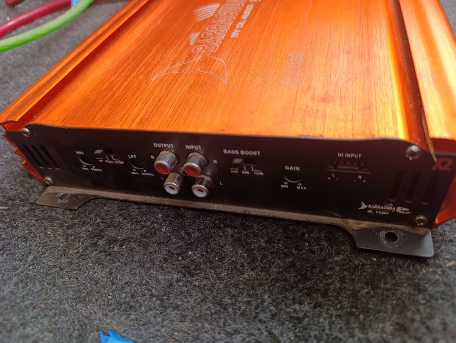 Продам усилитель в отличном состоянии