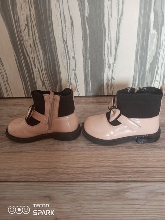 Ботинки на девочку 25