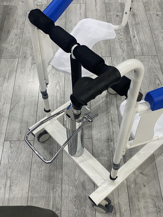 Scaun de transfer/WC mobil pentru persoane cu dizabilități / vârstnici