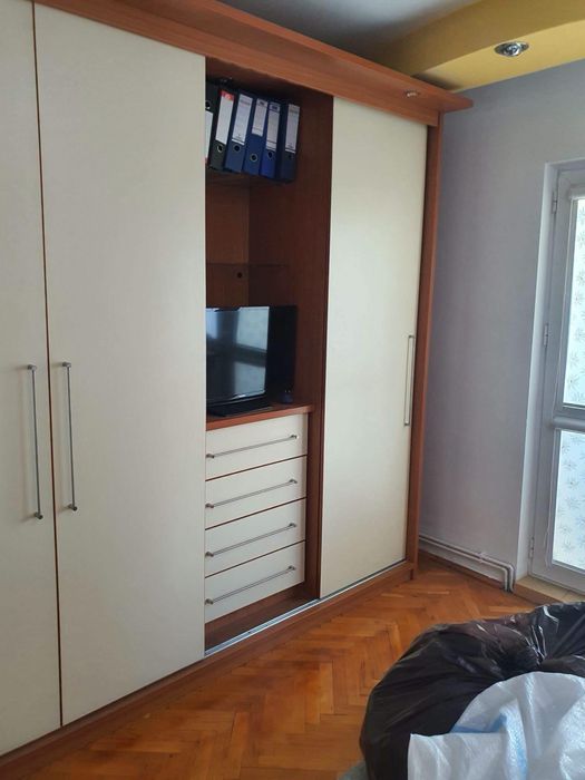 Inchiriez apartament