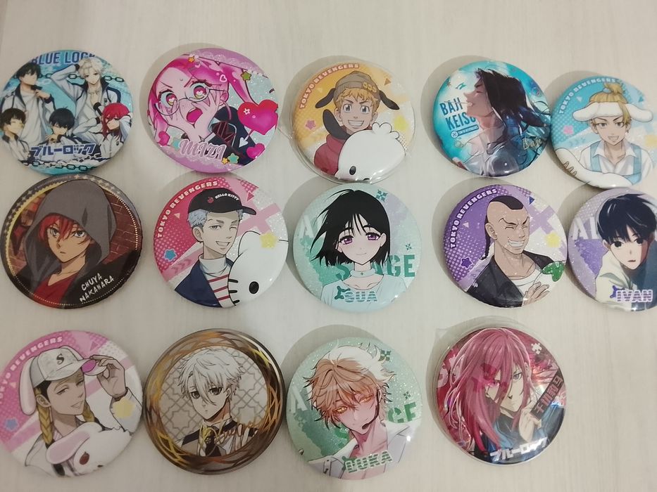 значки брелки и фигурки акриловые