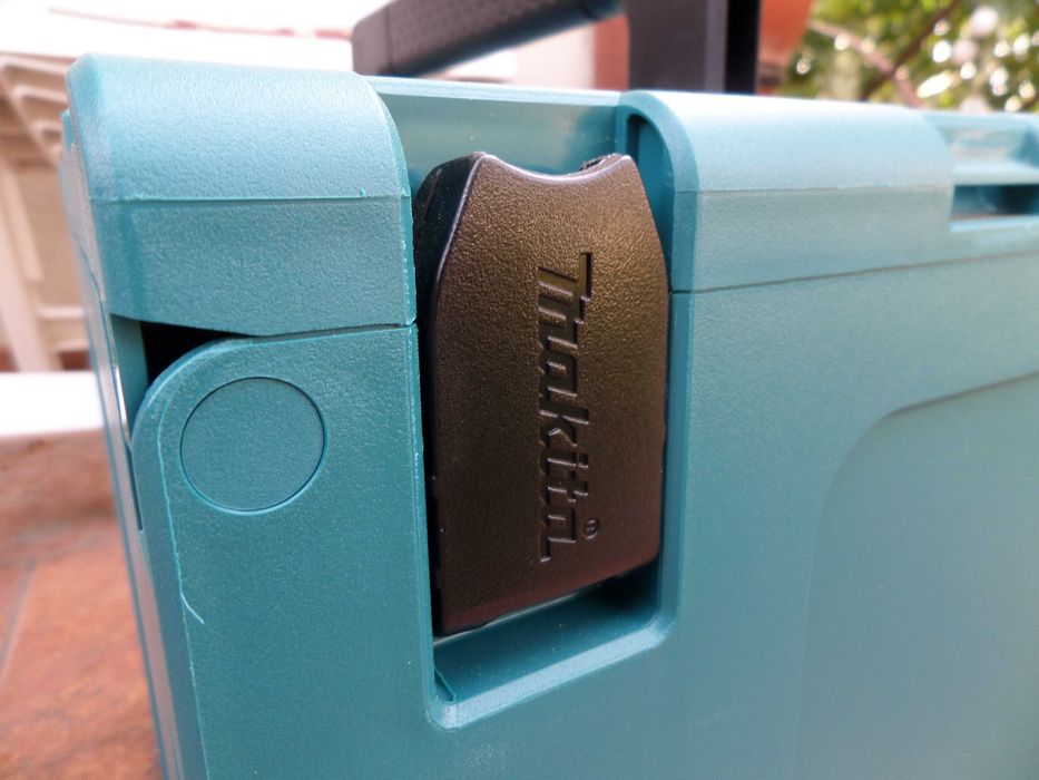 Cutie scule Makita mare 40/30/30 noua, originala cu 4 inchideri solida