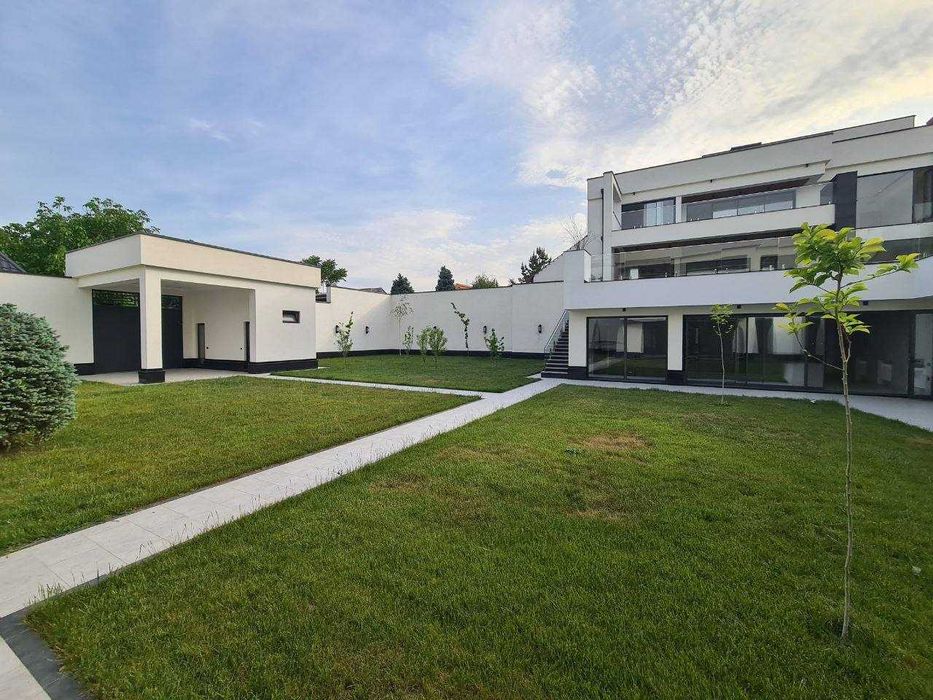 Продам ЕвроДом Центр Луначарского 15 соток