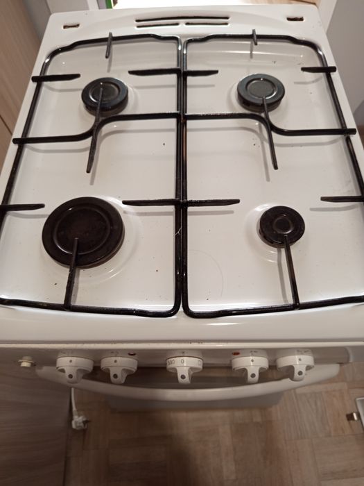 Продам газ плиту 4 ёх конфорочную