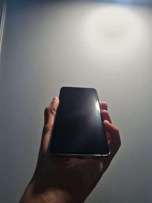 Samsung s20 в идеальном состоянии!