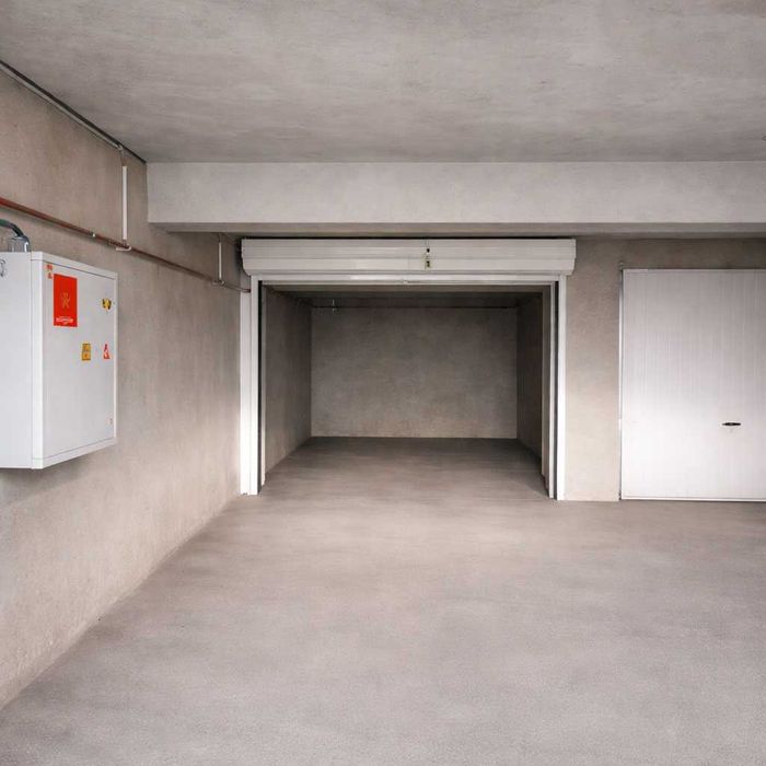 Продавам подземен гараж в Младост 1 – директно от собственик