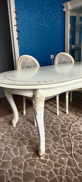 Продам стол в идеальном состоянии