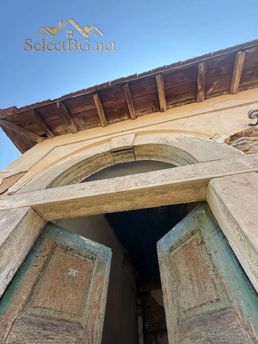 Къща с голям двор в село Руня / обл. Габрово