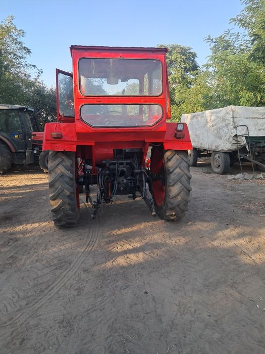 Tractor U650 și plug