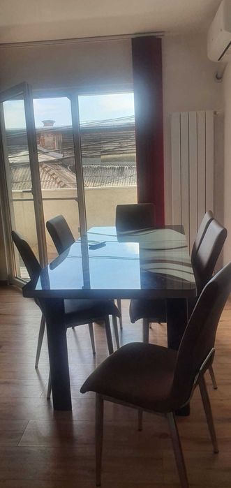 De inchiriat apartament 3 camere