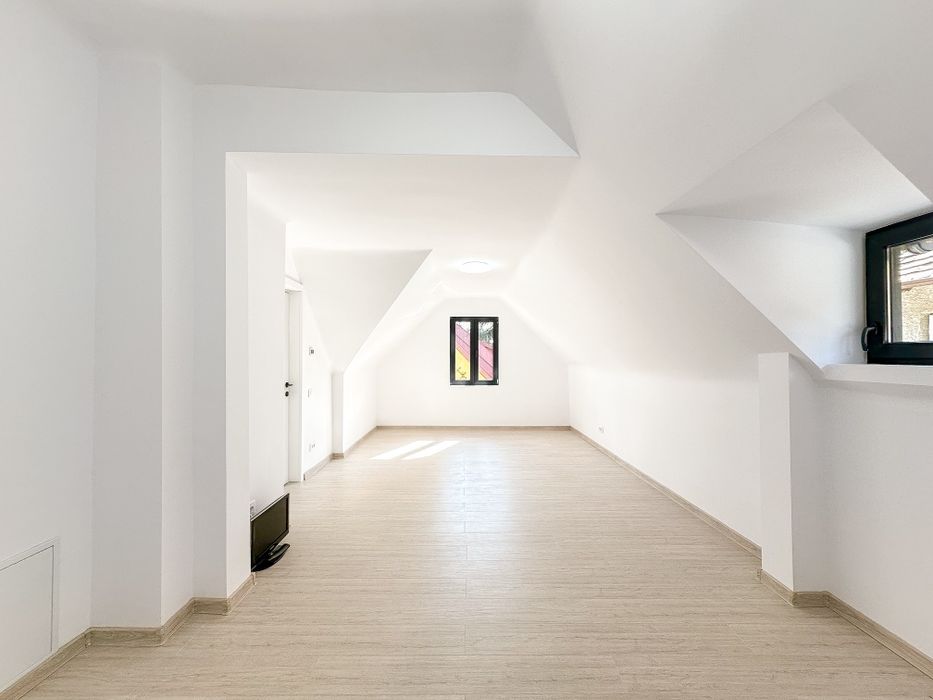 Vilă renovată COMPLET Sinaia centru – profit Airbnb imediat | PREȚ REDUS 30 zile 299.000€”