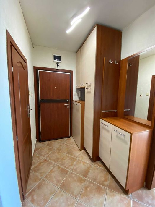 Дава се под наем Тристаен апартамент в Плевен, 9-ти квартал - 69 кв.м за 351.9 € - Снимка #1