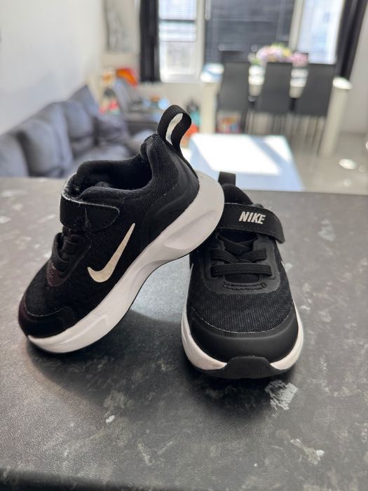 Детски маратонки Nike черни