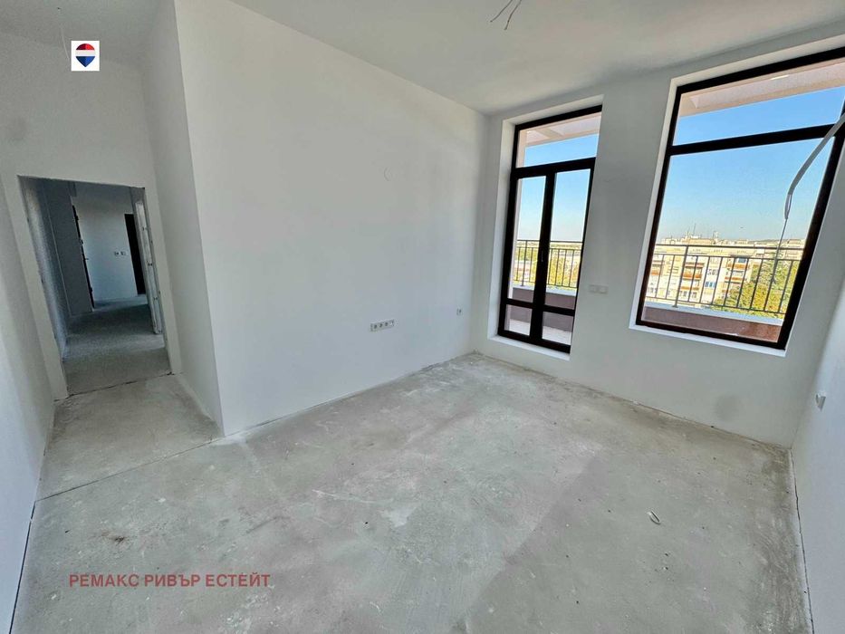 Продава се Тристаен апартамент в Русе, Здравец Изток - 146 кв.м за 959 €/кв.м - Снимка #9