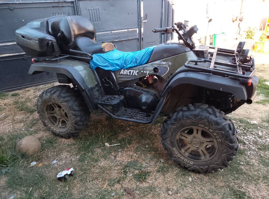 Atv-u de vânzare Arctic Cat are acte de Franța