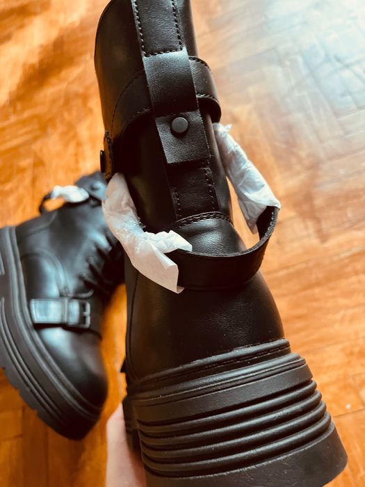 Новые стильные теплые сапоги ботинки Keddo