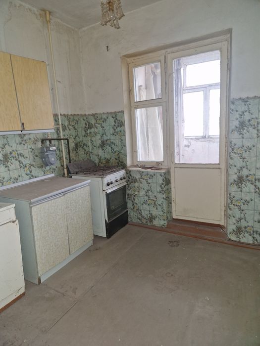 2 xonali Kvartira sotiladi