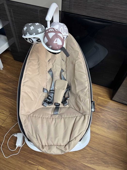 Електрическа бебешка люлка mamaRoo 5.0 , бежова