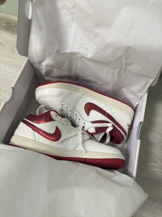 Крассовки Air Jordan новые!