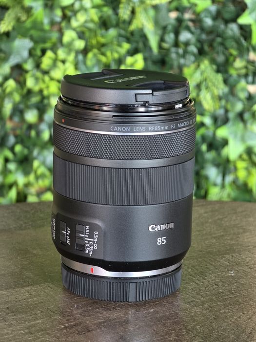 Obiectiv Canon RF 85 mm F2 Macro