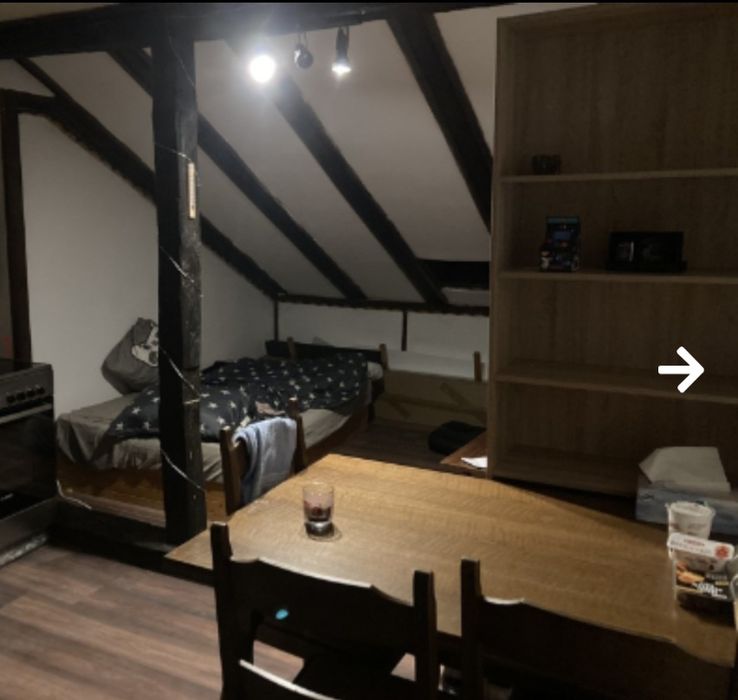 Обзаведено ателие Център със самостоятелна баня