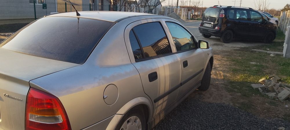 Vând opel Astra g,14 benzina și gaz