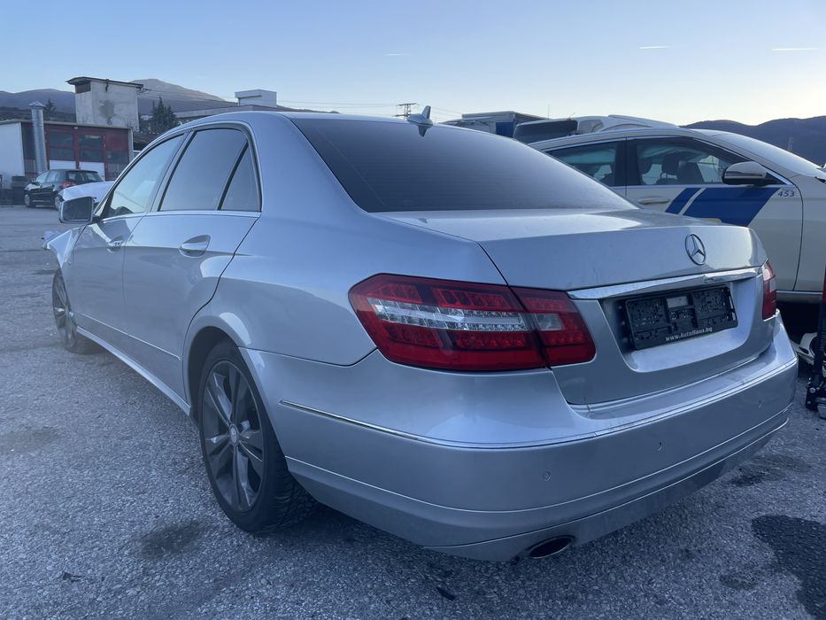 На Части w212 Mercedes E 200 cgi Автомат/Бензин