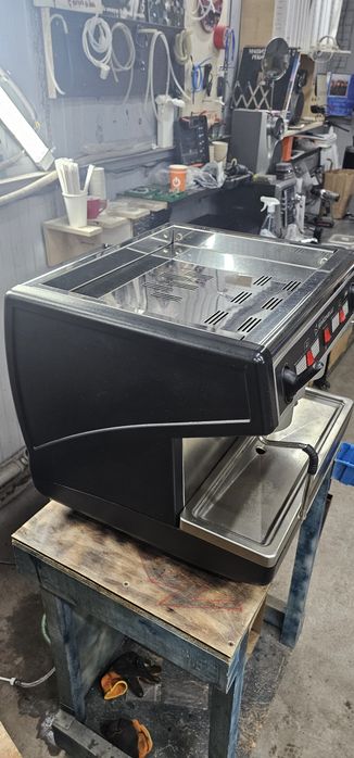 Продам кофемашину simonelli.