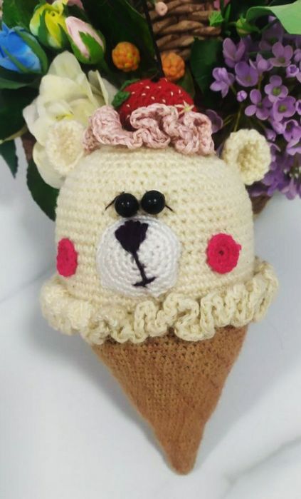 Вязаные брелочки сладостей или фруктов.