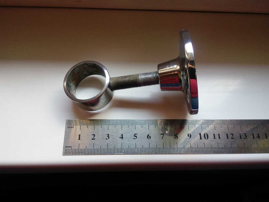 крепление для змеевика (полотенцесушилки)