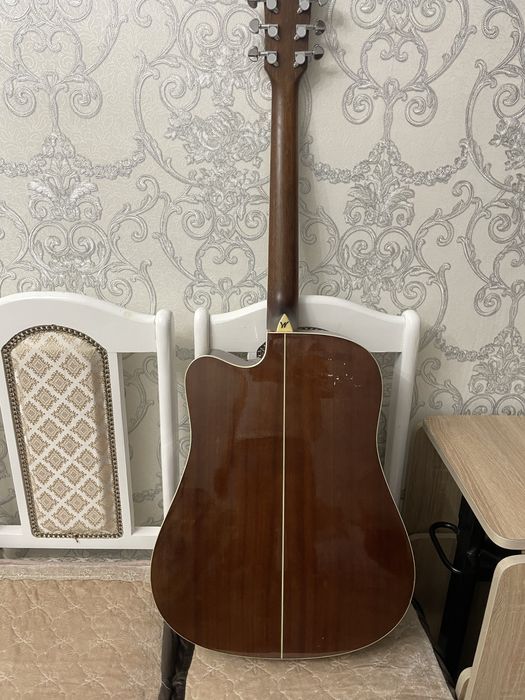 Гитара почти новый
