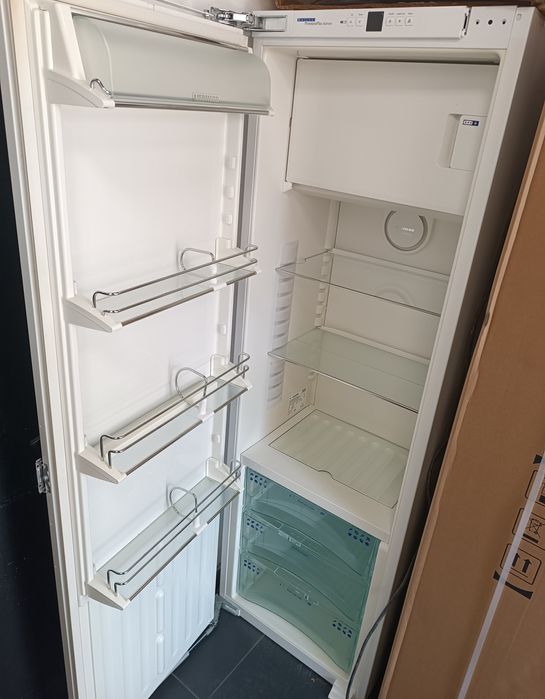 Хладилник с камера за вграждане Liebherr PremiumPlus BioFrsh 177 см