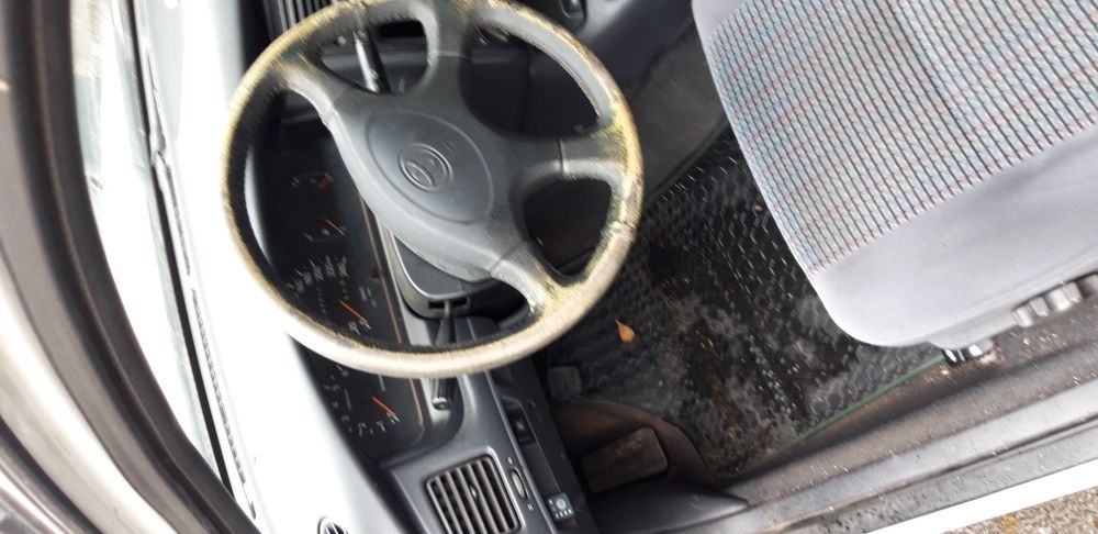 Toyota Carina 1.6 benzin