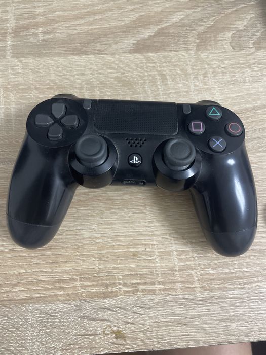 Controler perfect funcțional de ps 4