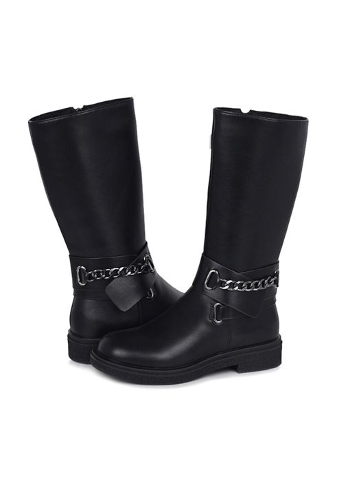 Новые. Стильные весенние сапоги.