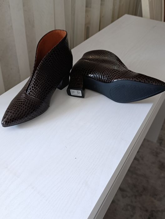 Продам женские туфли